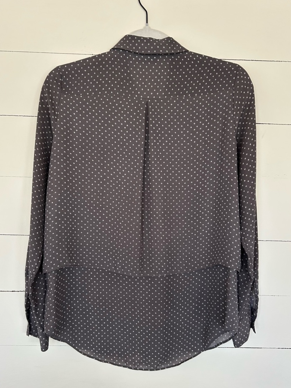 Apt 9 Silky Blouse. Size Small. - Picture 2 of 5